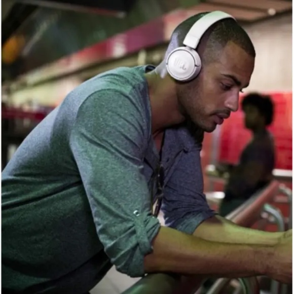 JBL T450BT Bluetooth Wireless On-Ear Headphones in White New in Box Sealed - Picture 11 of 11